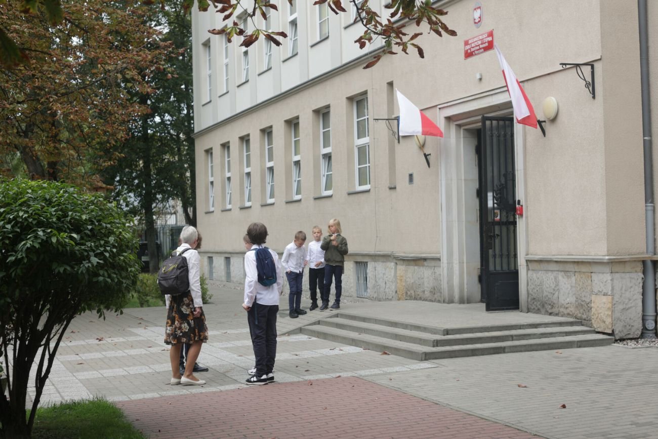 Nowy trend na rozpoczęcie roku szkolnego. "Rodzice, powinniście się wstydzić!"
