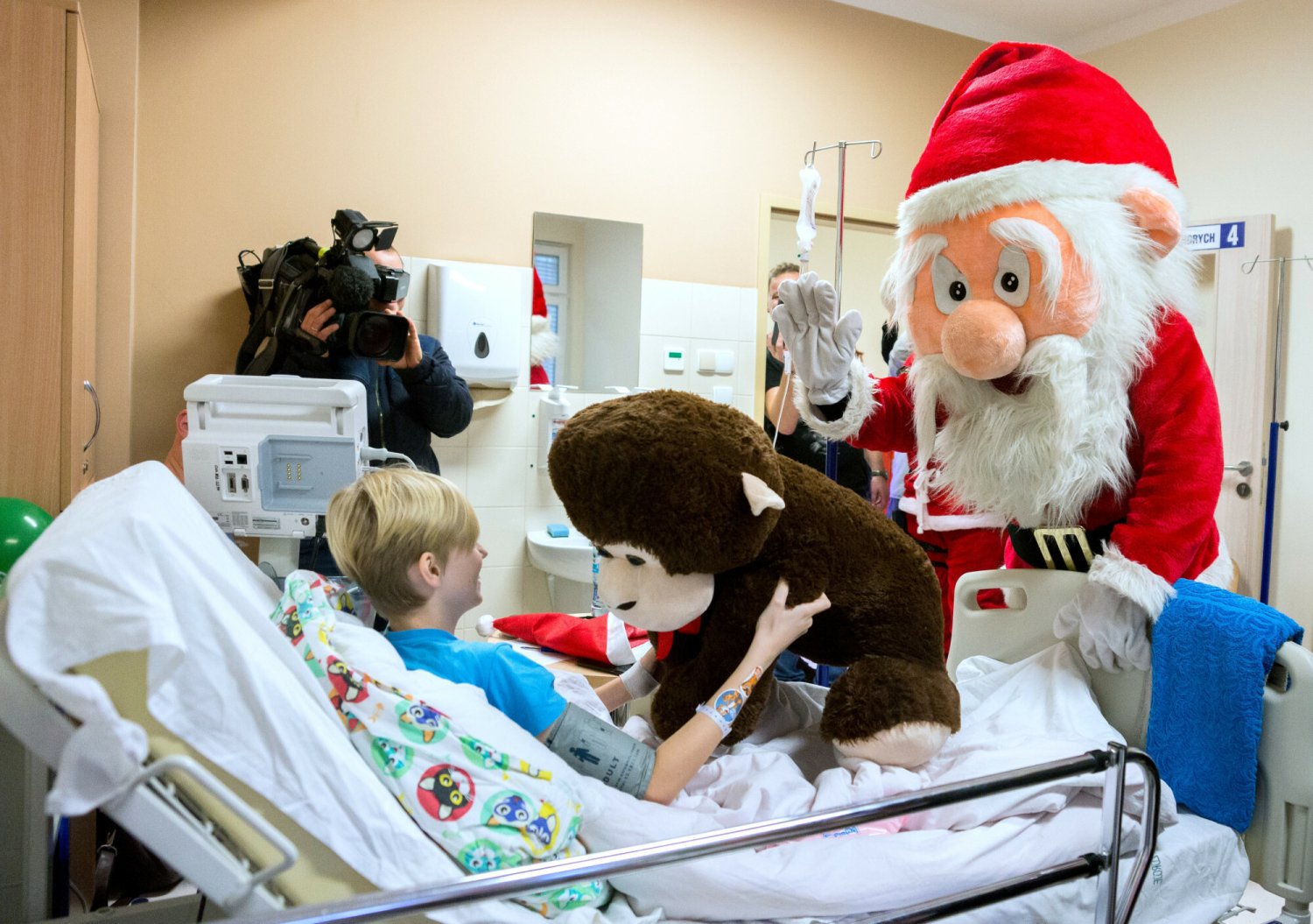 Przepełnione oddziały pediatryczne: grypa i RSV nie odpuszczają