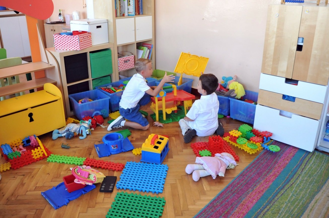 Traktują świetlice jak darmowe sale zabaw. "Jak się Jasiowi znudzi, to dzwoni po mamę"