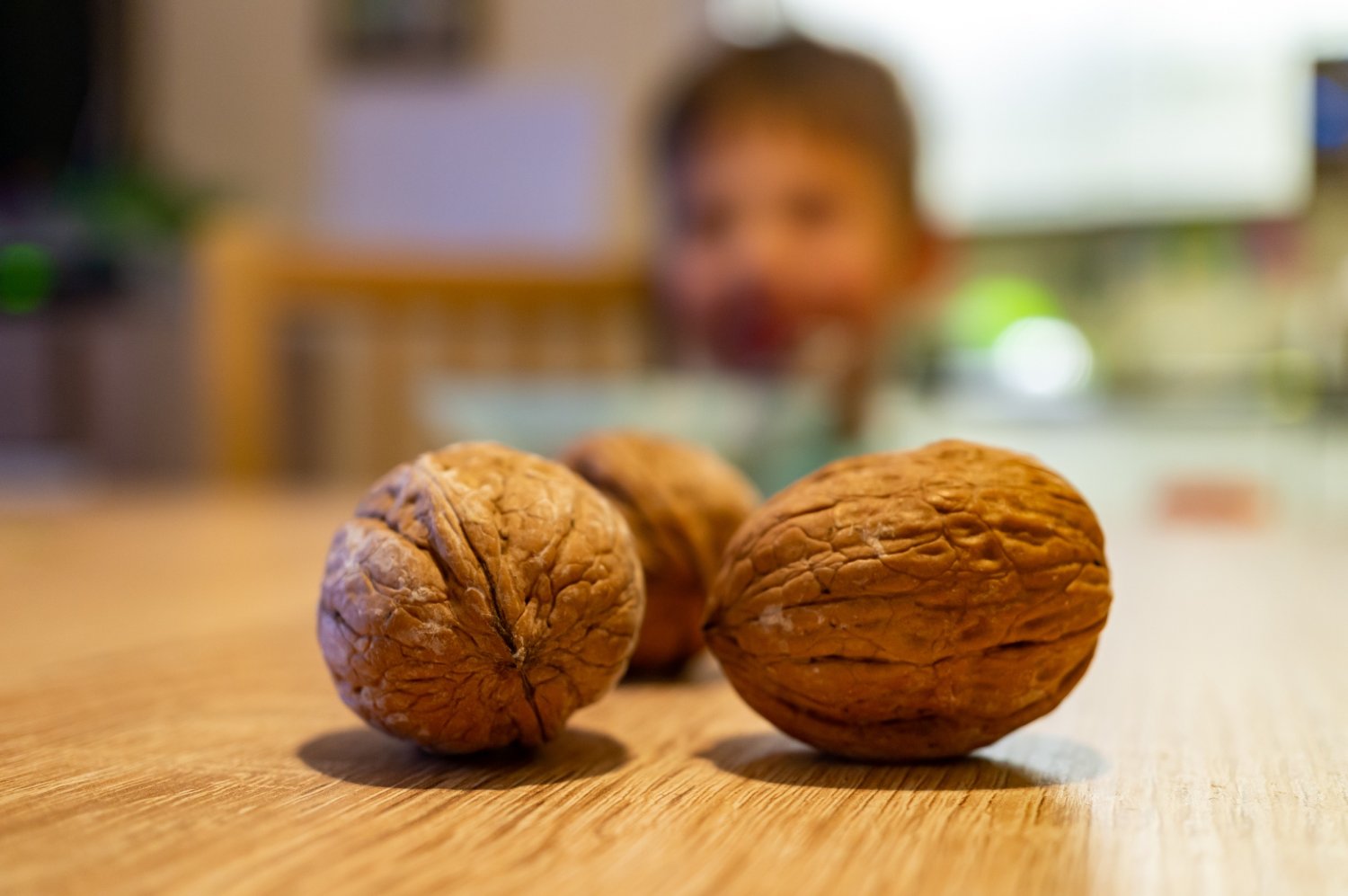 Dławienie czy krztuszenie, jak pomóc dziecku, gdy nie może oddychać