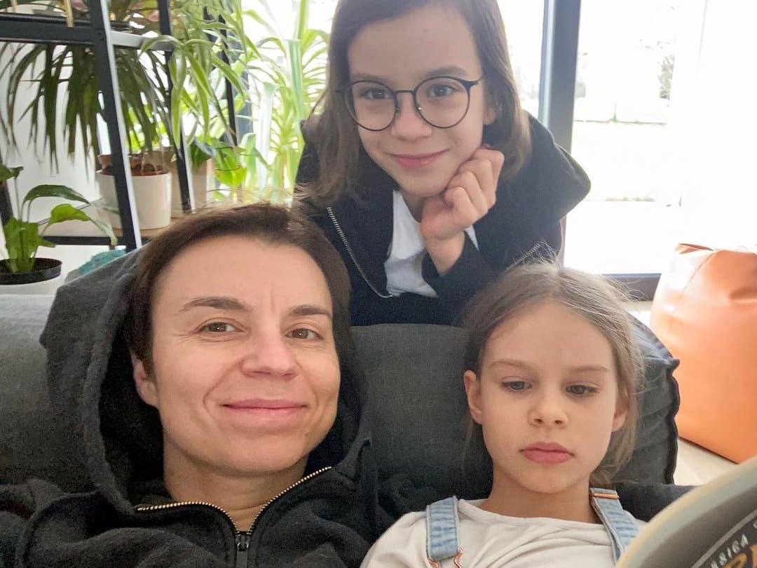 Magdalena Mikołajczyk, autorka bloga Matko Jedyna z córkami Nataszą i Zoją.