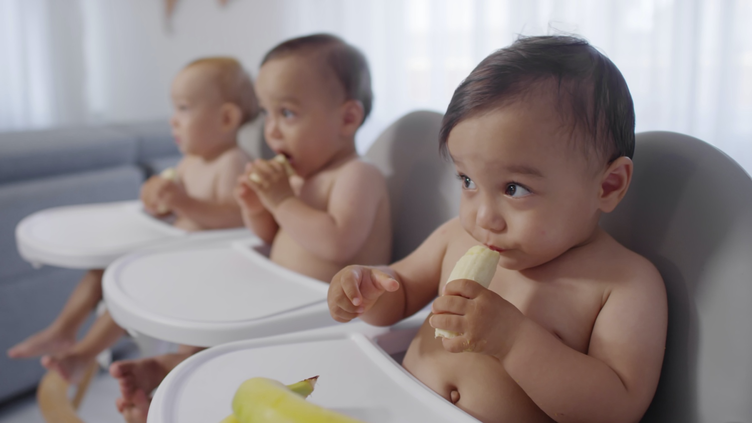 Wychowanie trojaczków na jednym filmiku. Mama: "nie zawsze jest aż tak ciężko"