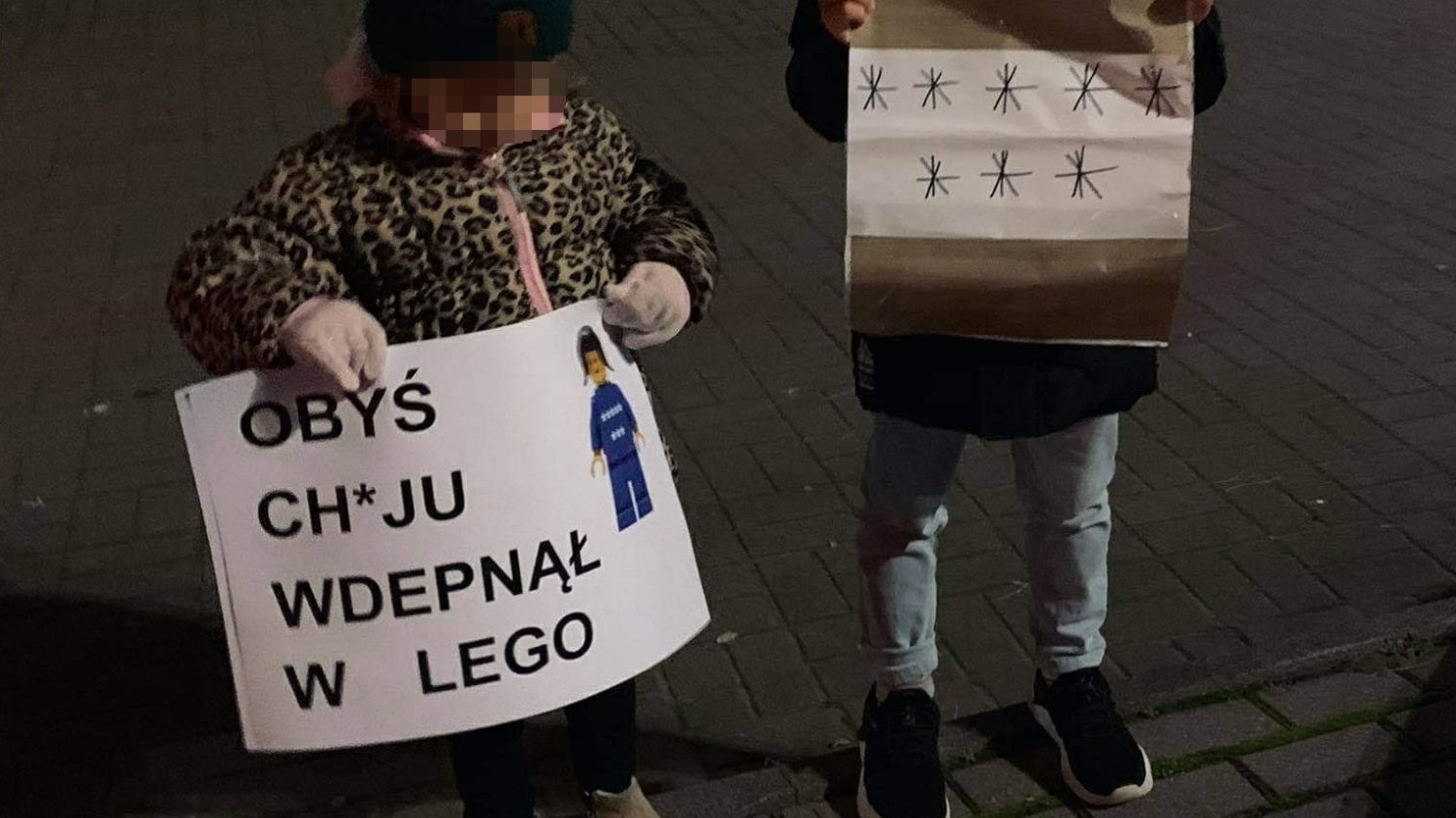 Dzieci na strajku. Czy zabierać dziecko na Strajk Kobiet?