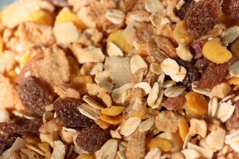Muesli z pełnych ziaren to moc błonnika, który poprawia przemianę materii i daje uczucie sytości na dłużej
