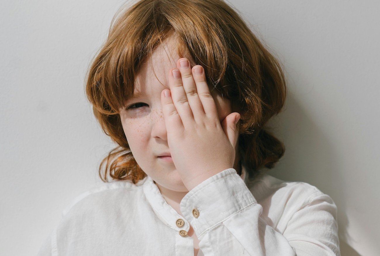 Nauczenie, że każdy ma prawo do bycia sobą, niezależnie od tego, jak różni się od innych, to ważny krok ku dojrzałości emocjonalnej.