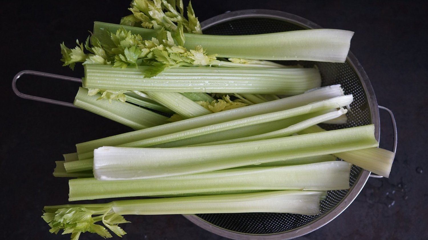 Sok z selera naciowego to naturalny lek dla skóry