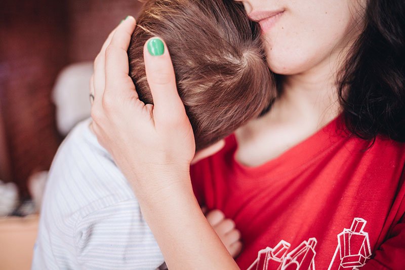 Niektóre matki zbyt surowo oceniają bezdzietne kobiety