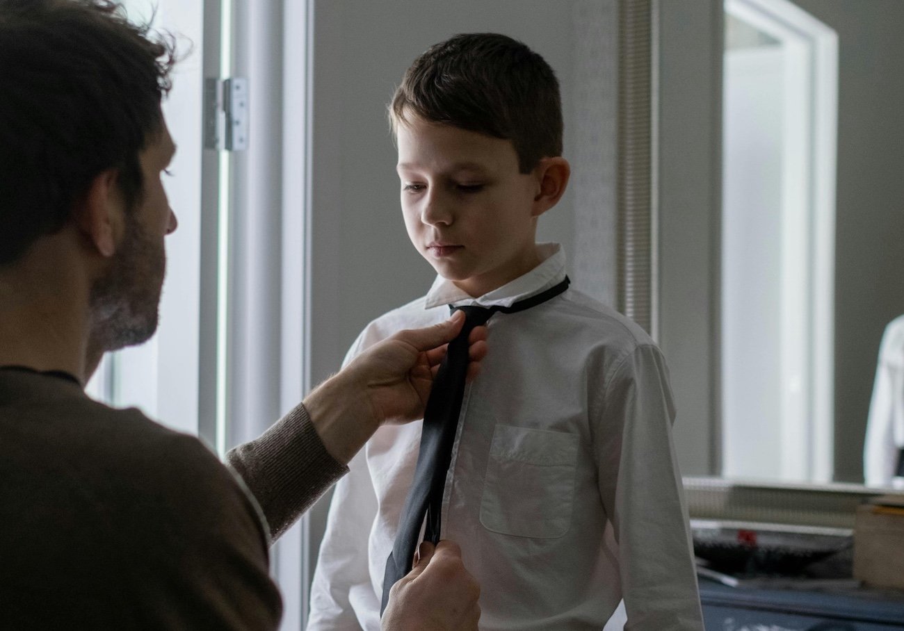 To przekonanie, że świat jest pełen niebezpieczeństw, sprawia, że rodzice decydują się na nadmierną kontrolę i ograniczanie dzieciom wolności.