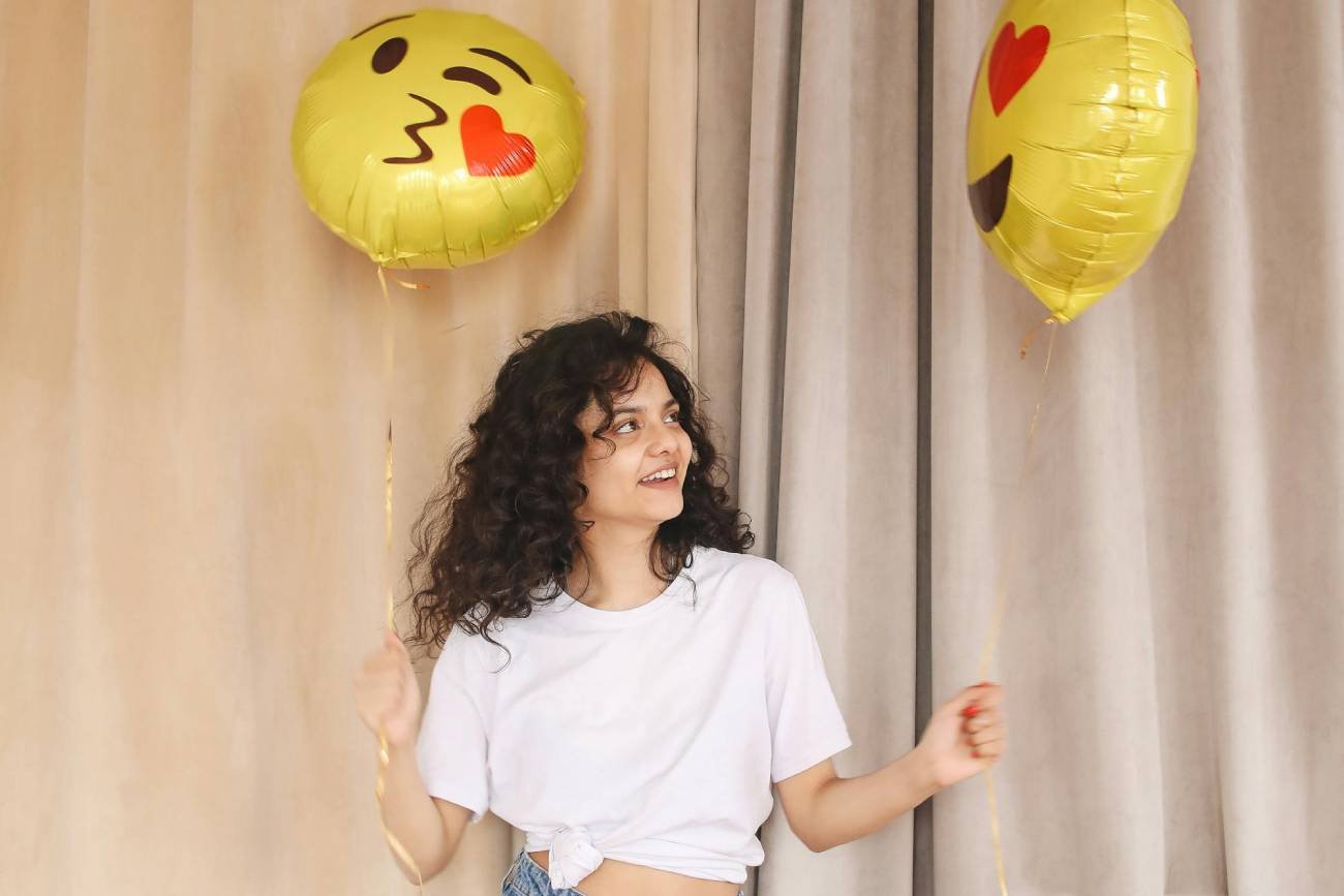 Nie używaj tego emoji, pisząc do zetek. Uważają, iż to najgorsza minka świata