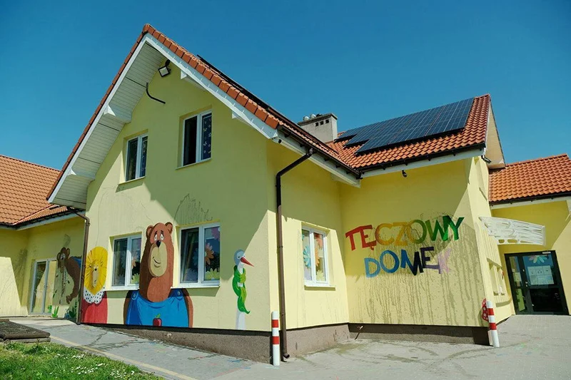 Zdewastowano przedszkole i żłobek "Tęczowy Domek". Radny podejrzewa, że mogło chodzić o nazwę z tęczą - symbolem LGBTQ+