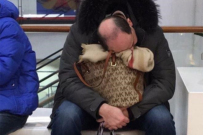 Mężczyźni w Święta mają gorzej! Czy powinnyśmy zabierać mężów na zakupy?