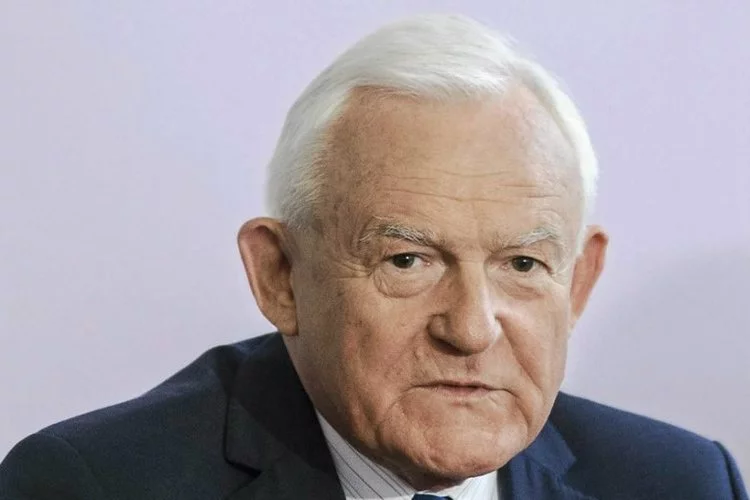 Leszek Miller przeciwko adopcji dzieci przez związki jednopłciowe