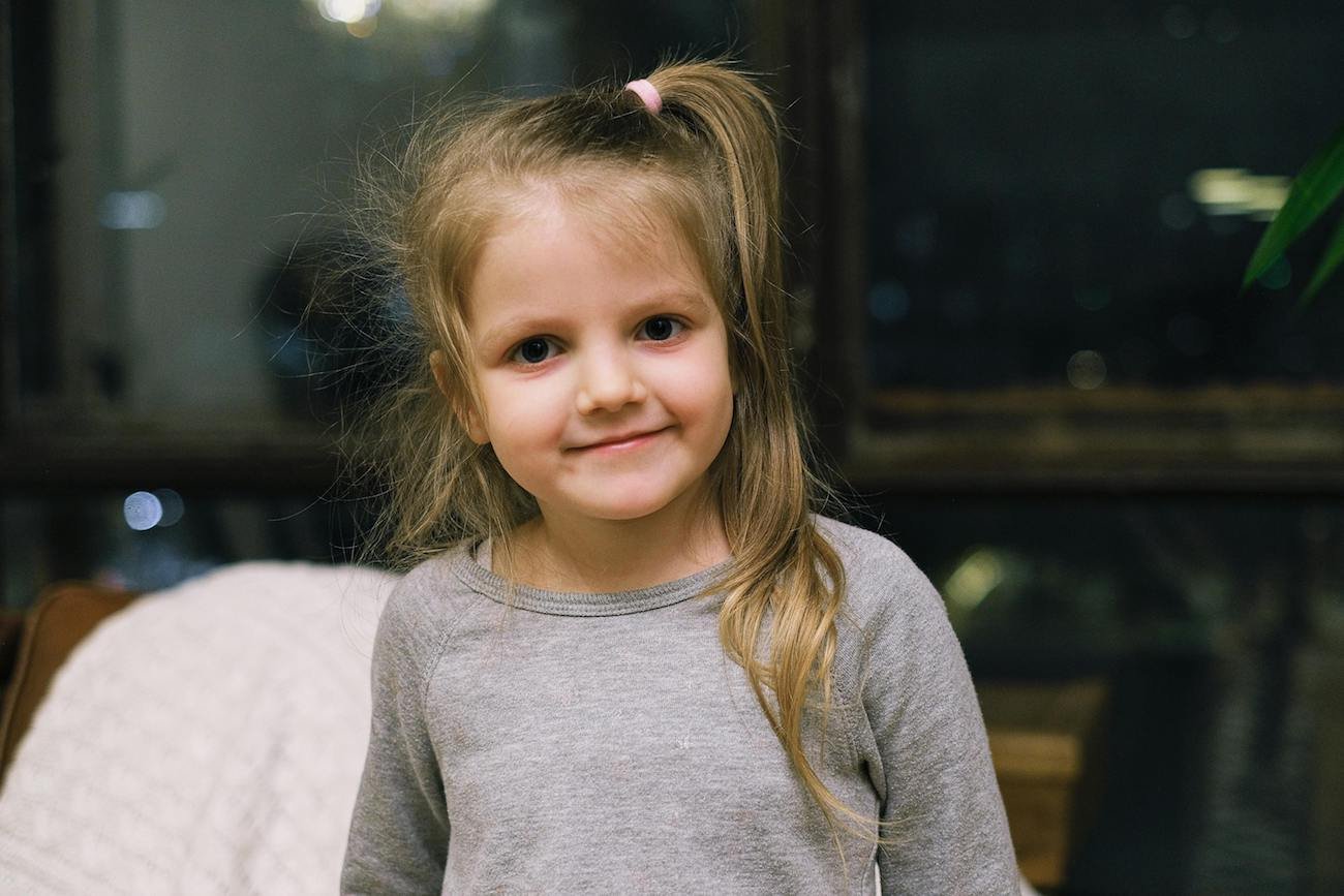 kilkuletnia dziewczynka kilkuletnia dziewczynka