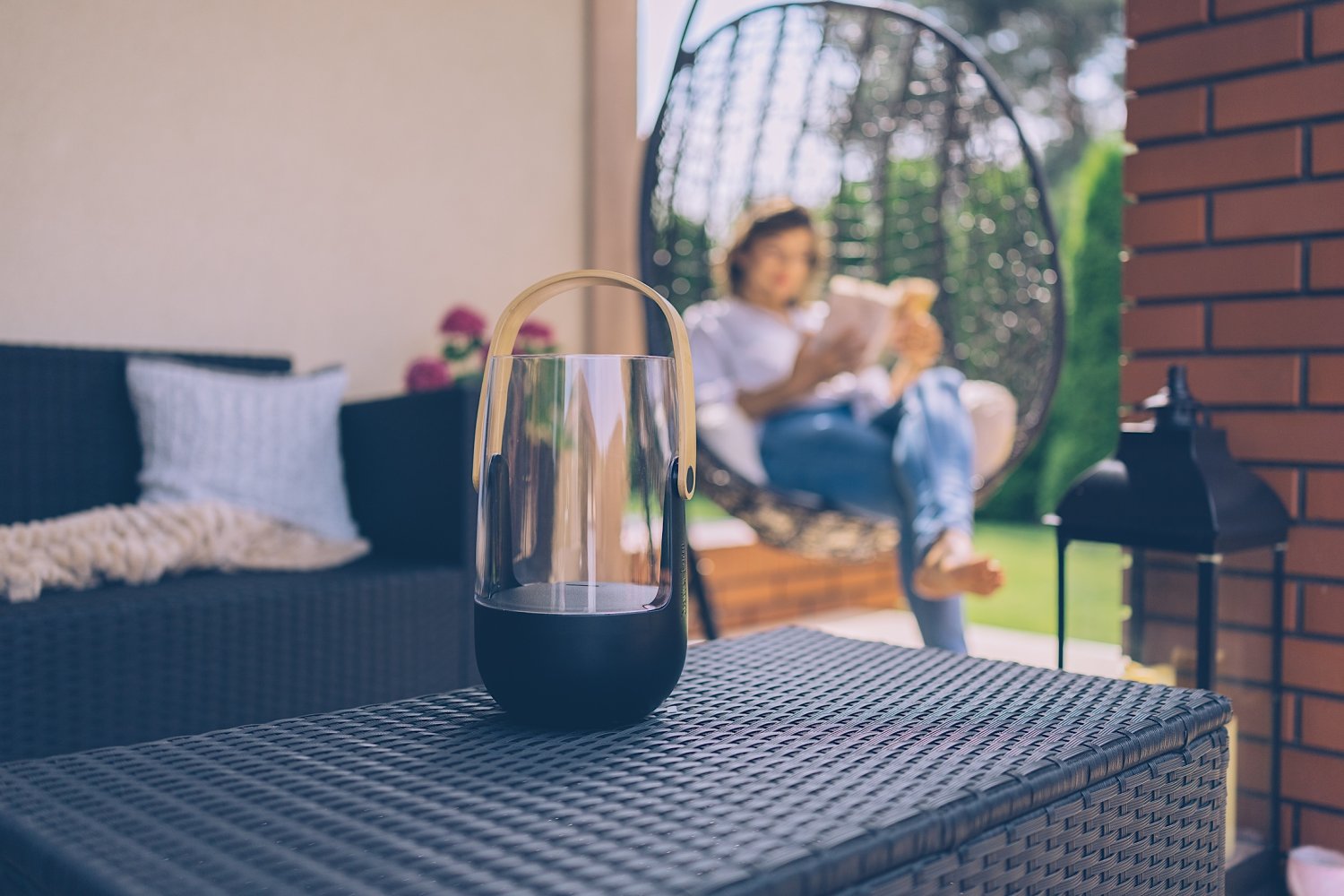 Letni azyl na balkonie: jak stworzyć magiczną przestrzeń dla rodziny