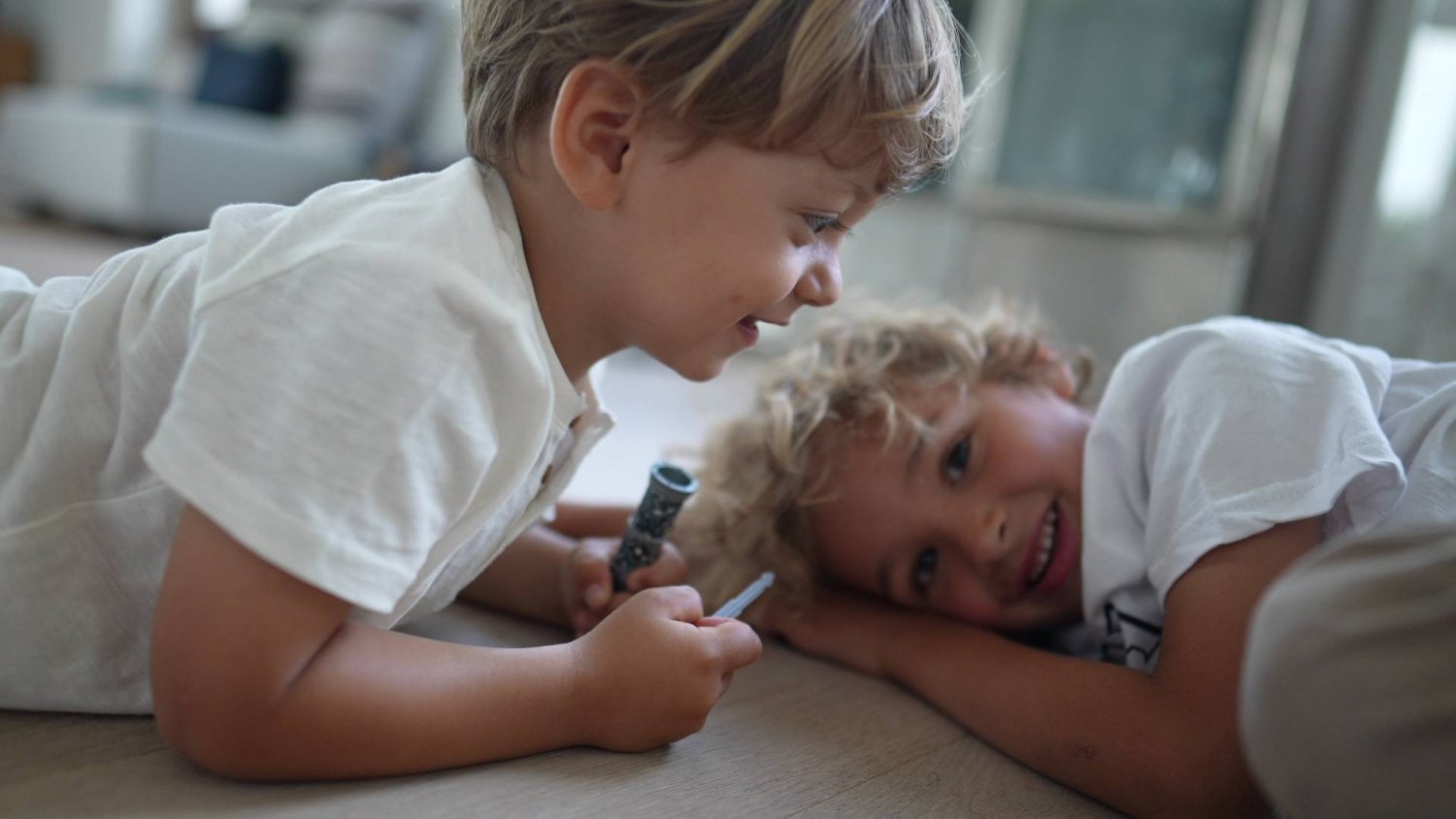 "Drugie dziecko daje popalić bardziej niż pierwsze". To nie żart, a nauka