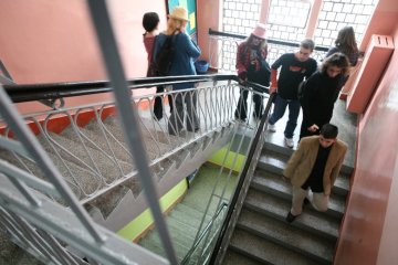 Czy pełnoletni uczniowie mają prawo wyjść ze szkoły podczas przerwy?