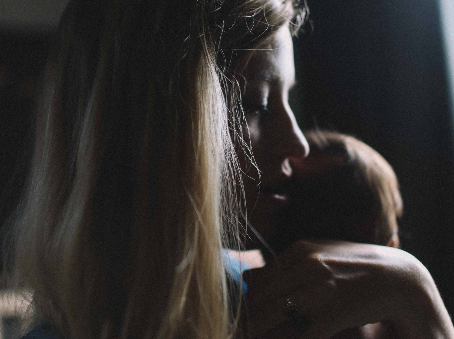 Wśród przeciwwskazań do karmienia piersią zbyt rzadko wymienia się zdrowie psychiczne mamy