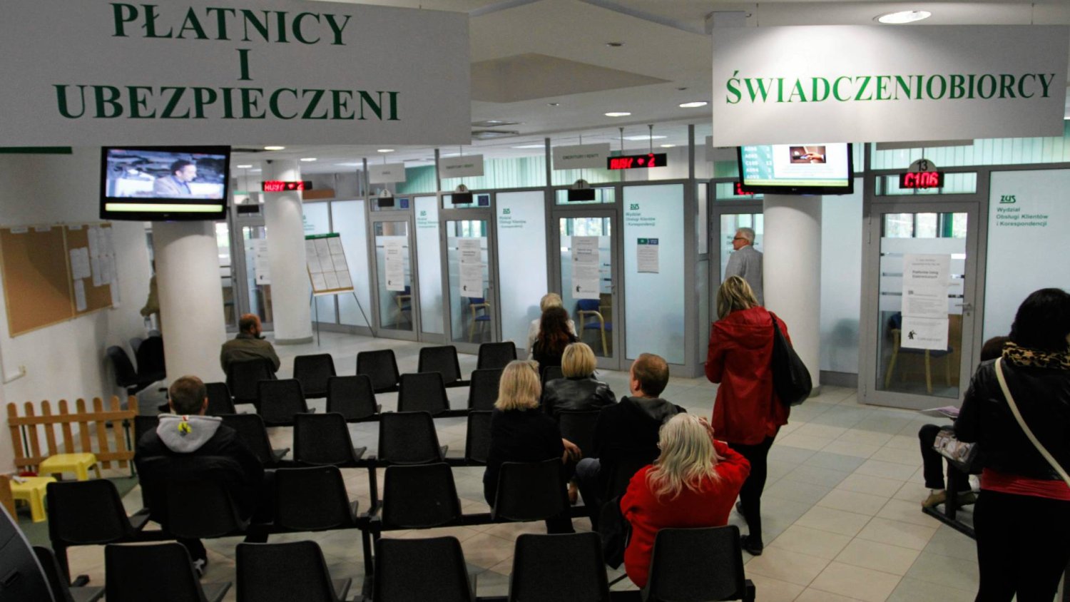 Zmiany w 800 plus od października. Chodzi o wynagrodzenie – rodzice muszą o tym wiedzieć