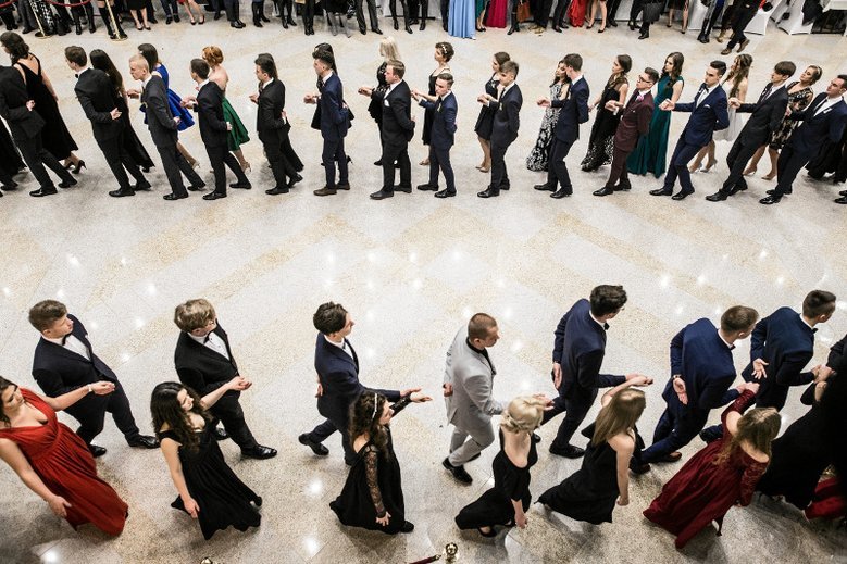 Bal ósmoklasisty. Jak wygląda organizacja balu?