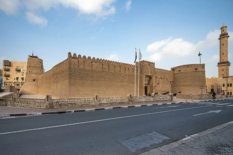 Fort Al-Fahidi, zbudowany ok. 1787 roku, jest najstarszym istniejącym budynkiem w Dubaju