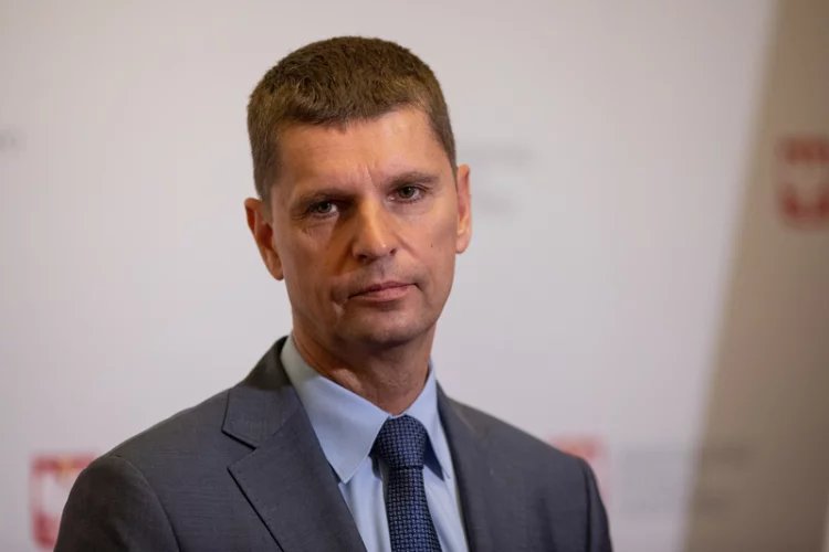 Smoleńsk w szkolnych podręcznikach. Piontkowski o nieprawdzie Millera