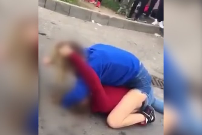 15-latki pobiły się nieopodal szkoły