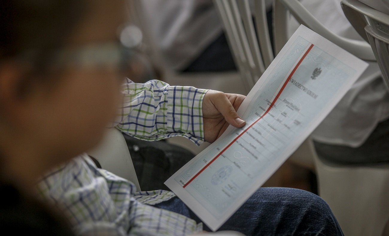 świadectwo z czerwonym paskiem