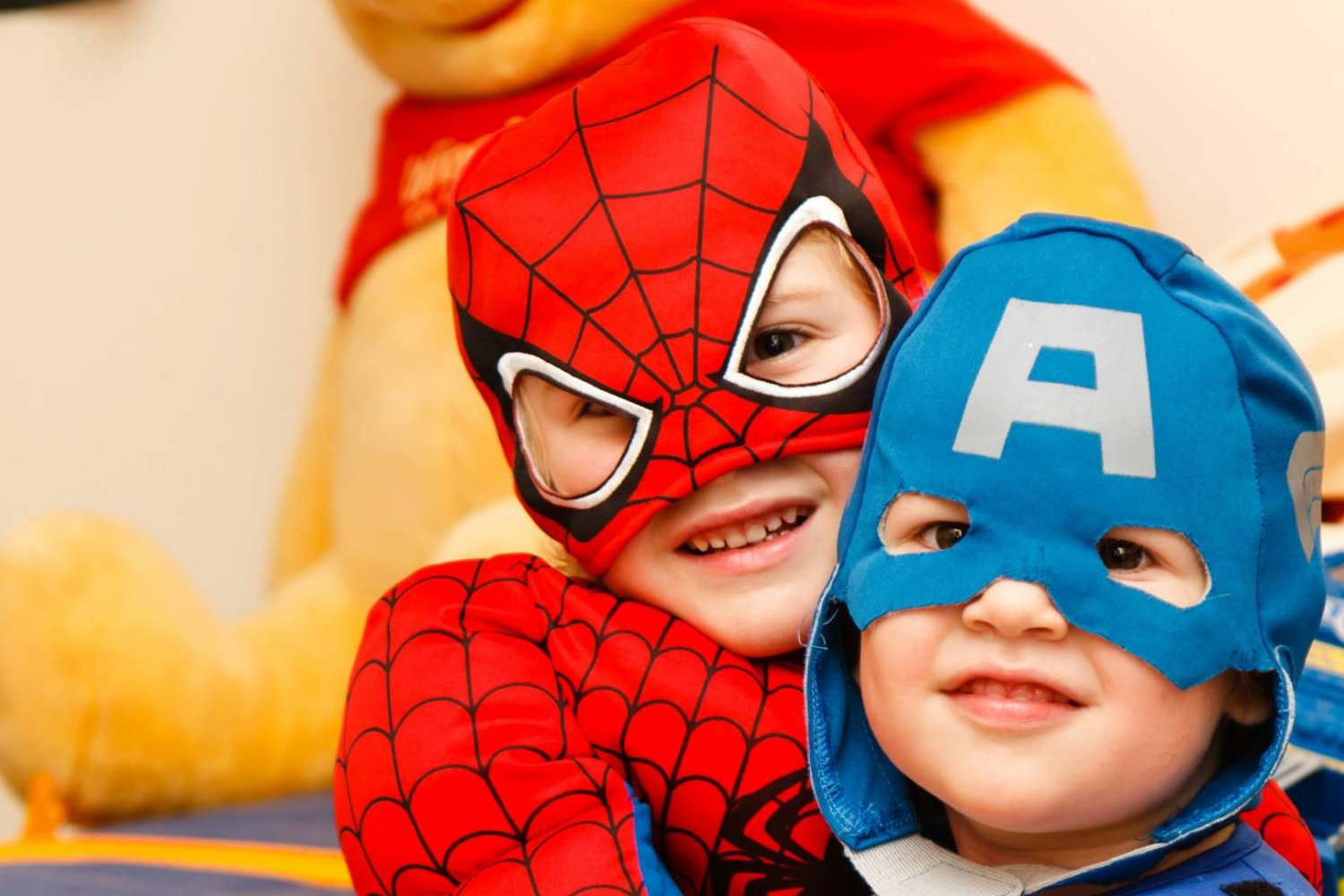 dzieci w przebraniach z uniwersum Marvela dzieci w przebraniach z uniwersum Marvela