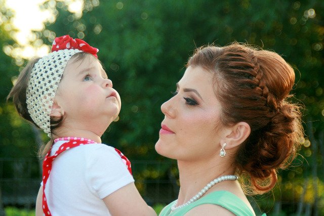 Fot. Pixabay / [url=https://pixabay.com/en/mom-daughter-child-girl-portrait-811530/]AdinaVoicu[/url] / [url=https://pixabay.com/en/service/terms/#download_terms]CC0 Public Domain[/url]