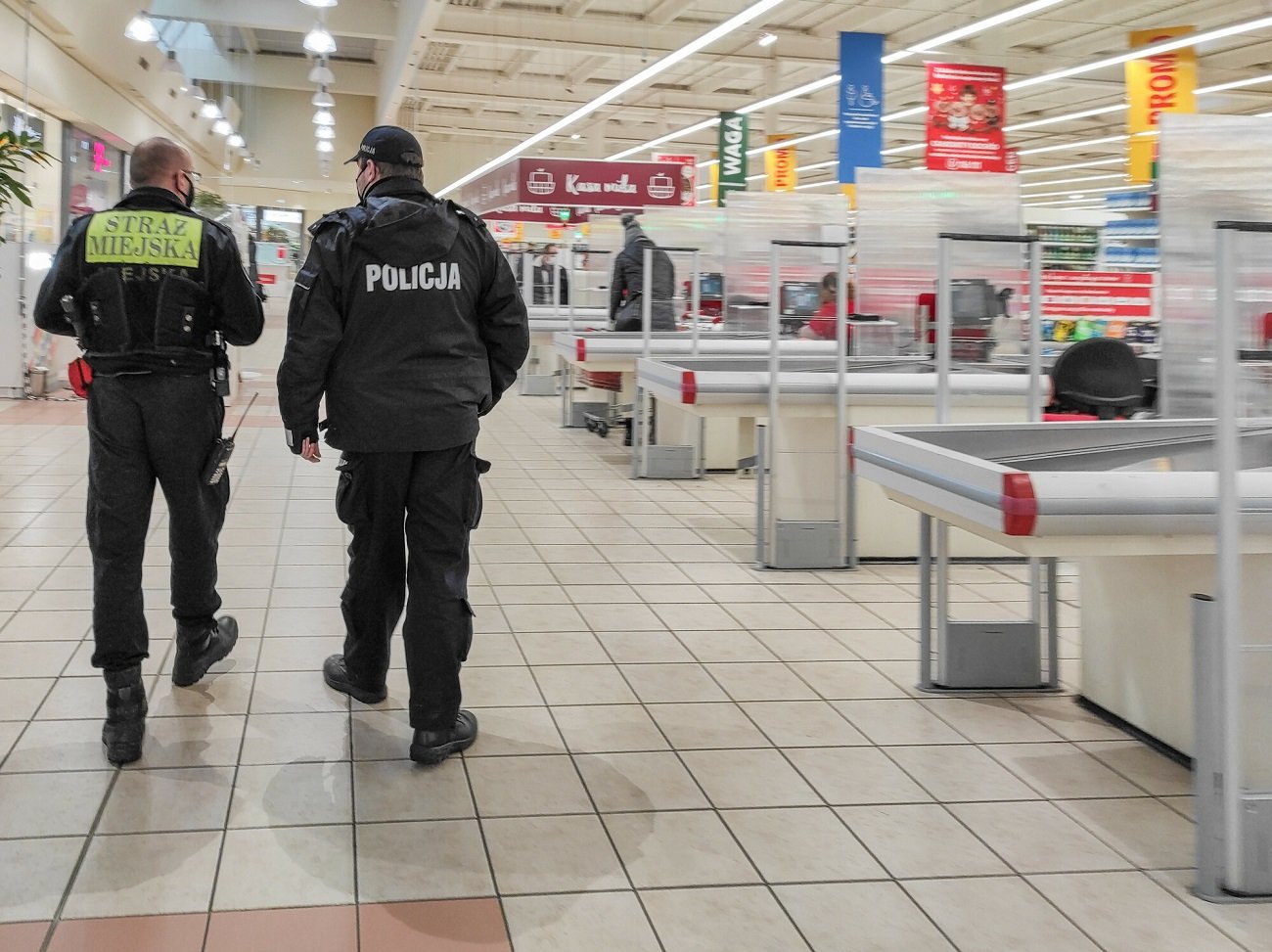 policja w markecie