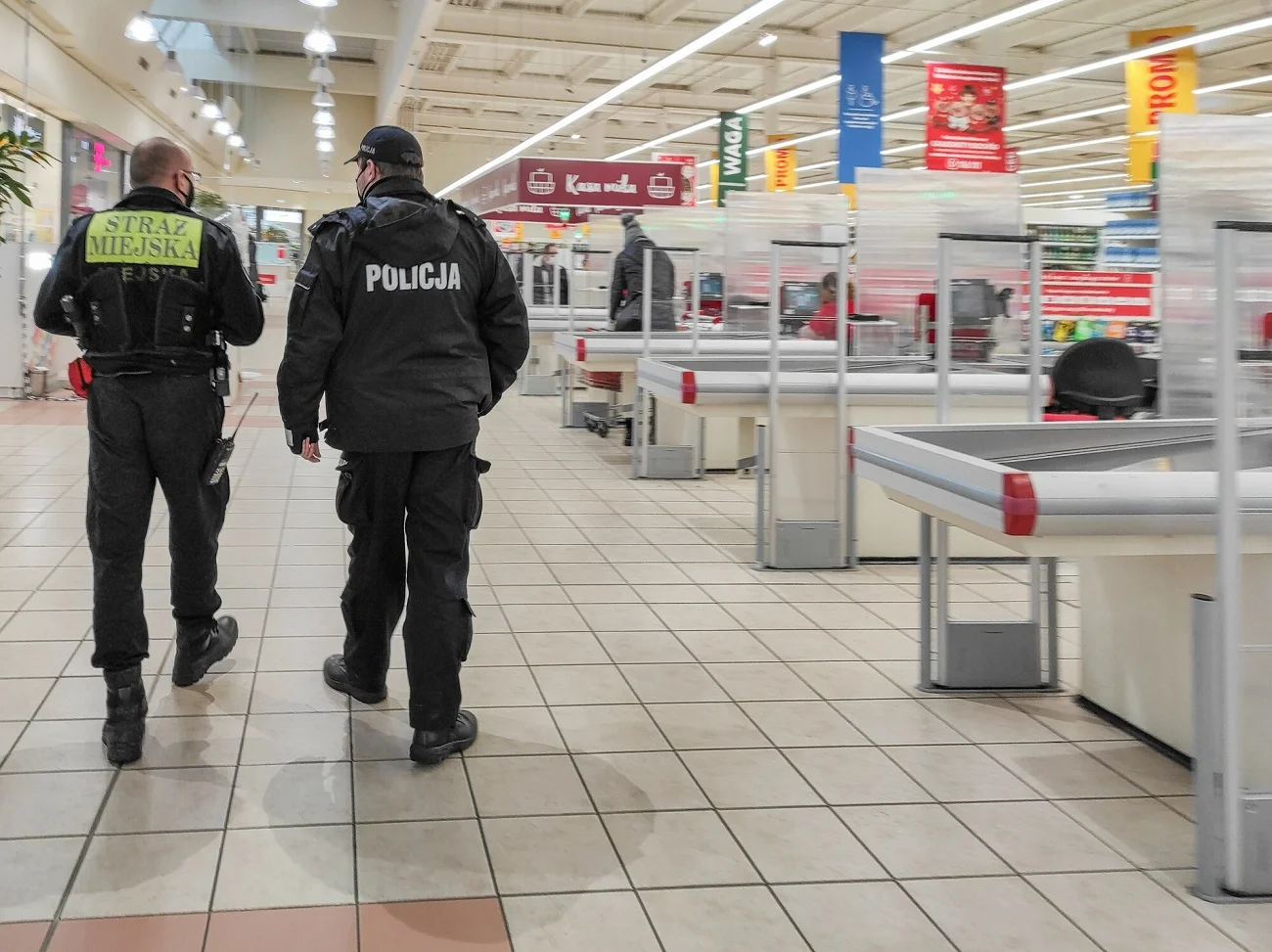 policja w markecie