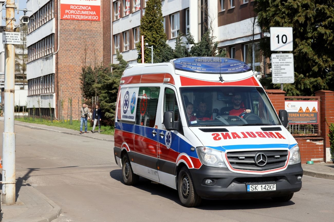 Ratownik medyczny apeluje, by rodzice nie pili alkoholu