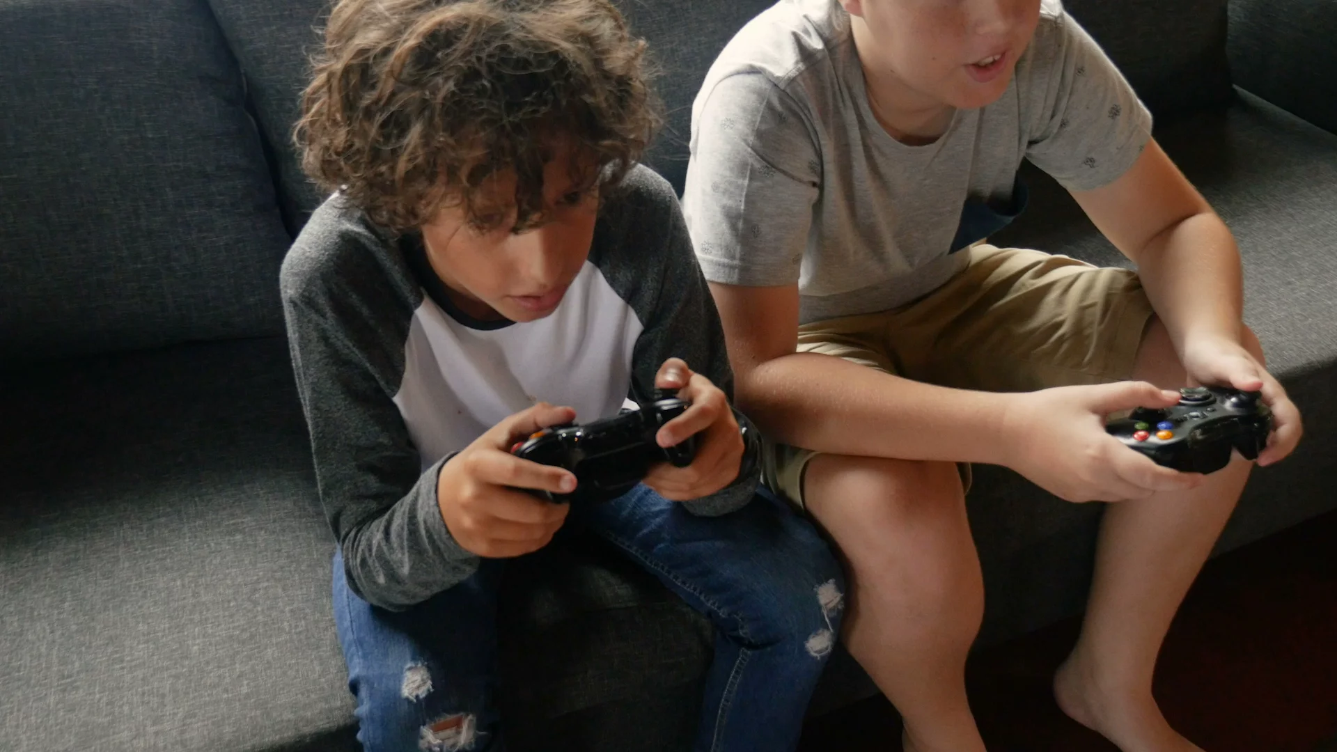 chłopcy grają w gry chłopcy grają w gry