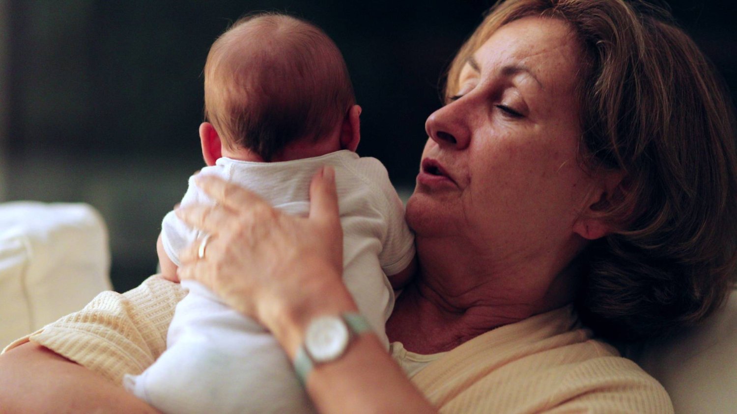 Mamy żal do rodziców o dzieciństwo. Prawda o ich pokoleniu boli najbardziej
