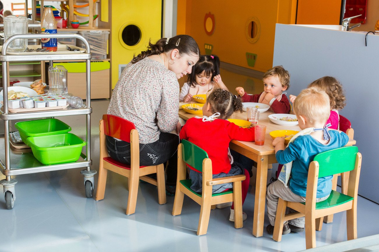 Matka odkryła, co dzieje się w przedszkolu. Liścik w śniadaniówce nie pozostawił wątpliwości