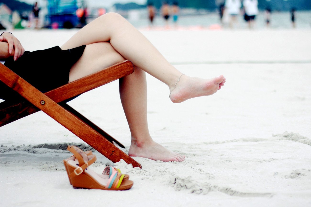 Obcierające sandałki. Tym jednym trikiem pozbędziesz się bólu i pęcherzy