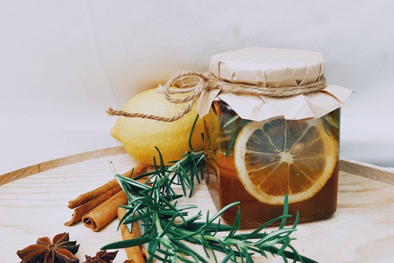 syrop na kaszel, domowy syrop, domowy syrop na kaszel, ziołowy syrop na kaszel, syrop z ziół, syrop dla dziecka