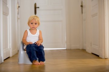 Jak nauczyć dziecko korzystania z nocnika