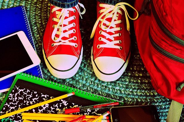 Fot. Pixabay / [url=https://pixabay.com/en/school-education-learning-converse-909381/]Wokandapix[/url] / [url=https://pixabay.com/en/school-education-learning-converse-909381/]CC0 Public Domain[/url]