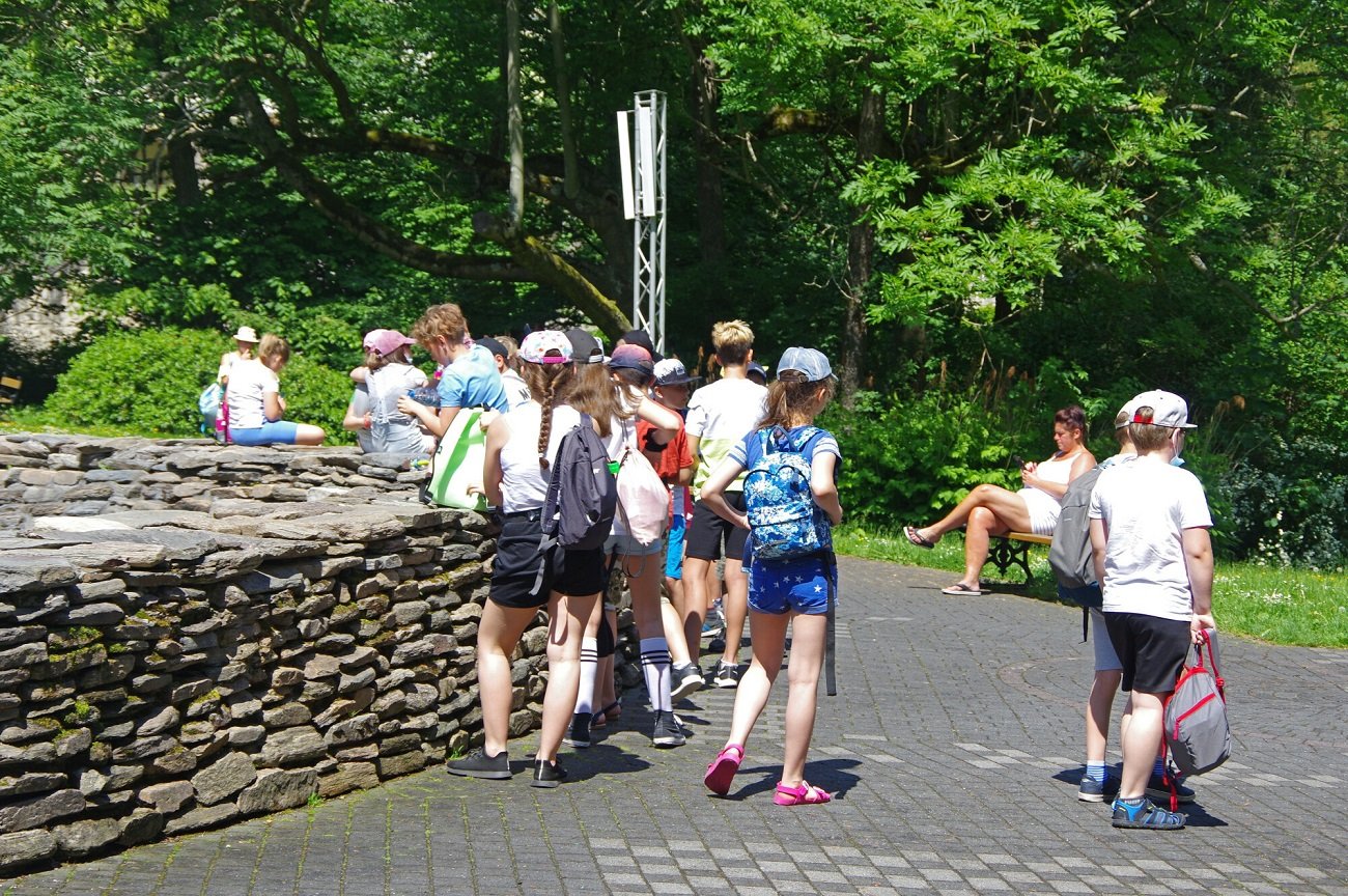 "Córka ogłosiła, iż wzięła ślub. Co za durny trend, to kolonie czy biuro matrymonialne?!"
