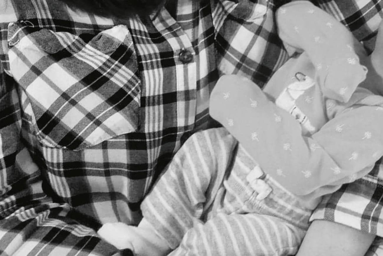 "Nie noś, bo przyzwyczaisz" - a właśnie, że noś . Chwile z noworodkiem szybko mijają, ta bliskość jest potrzebna mamie i dziecku.