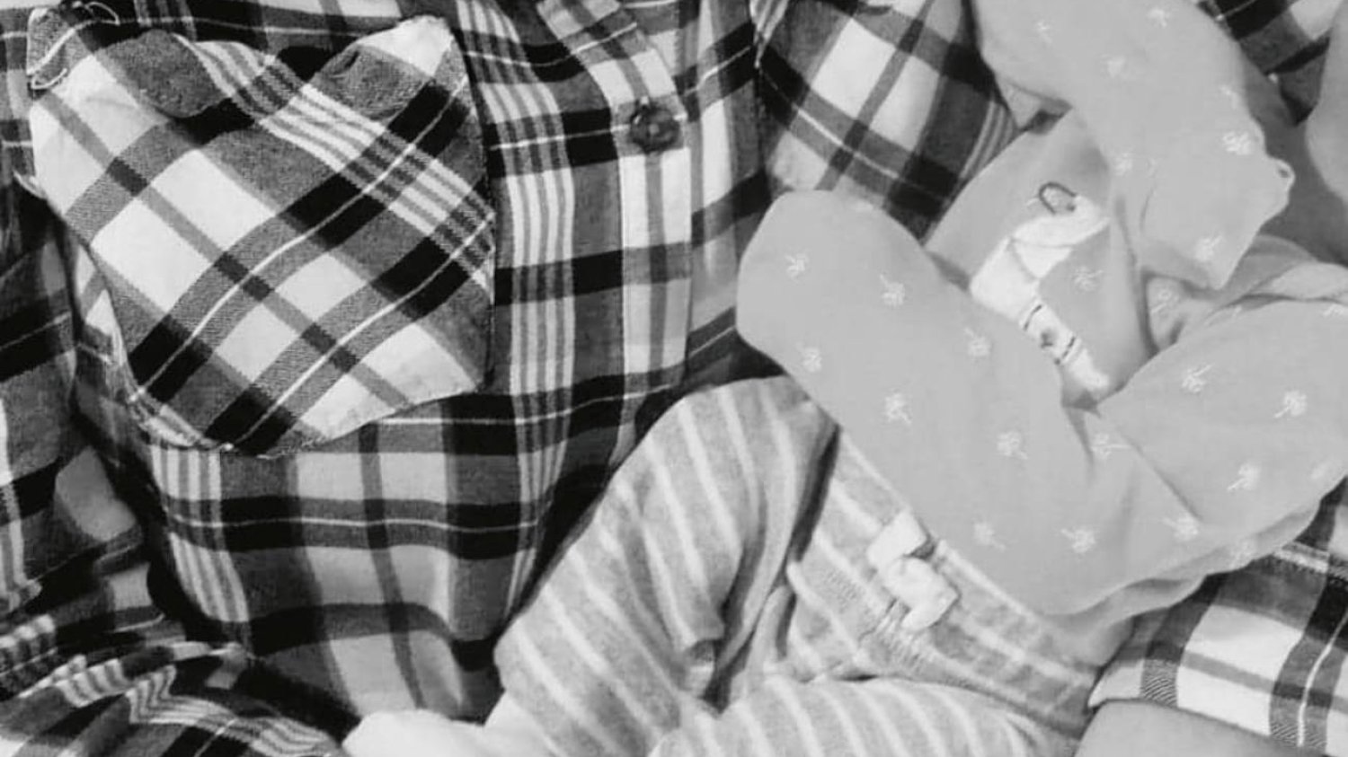 "Nie noś, bo przyzwyczaisz" - a właśnie, że noś . Chwile z noworodkiem szybko mijają, ta bliskość jest potrzebna mamie i dziecku.