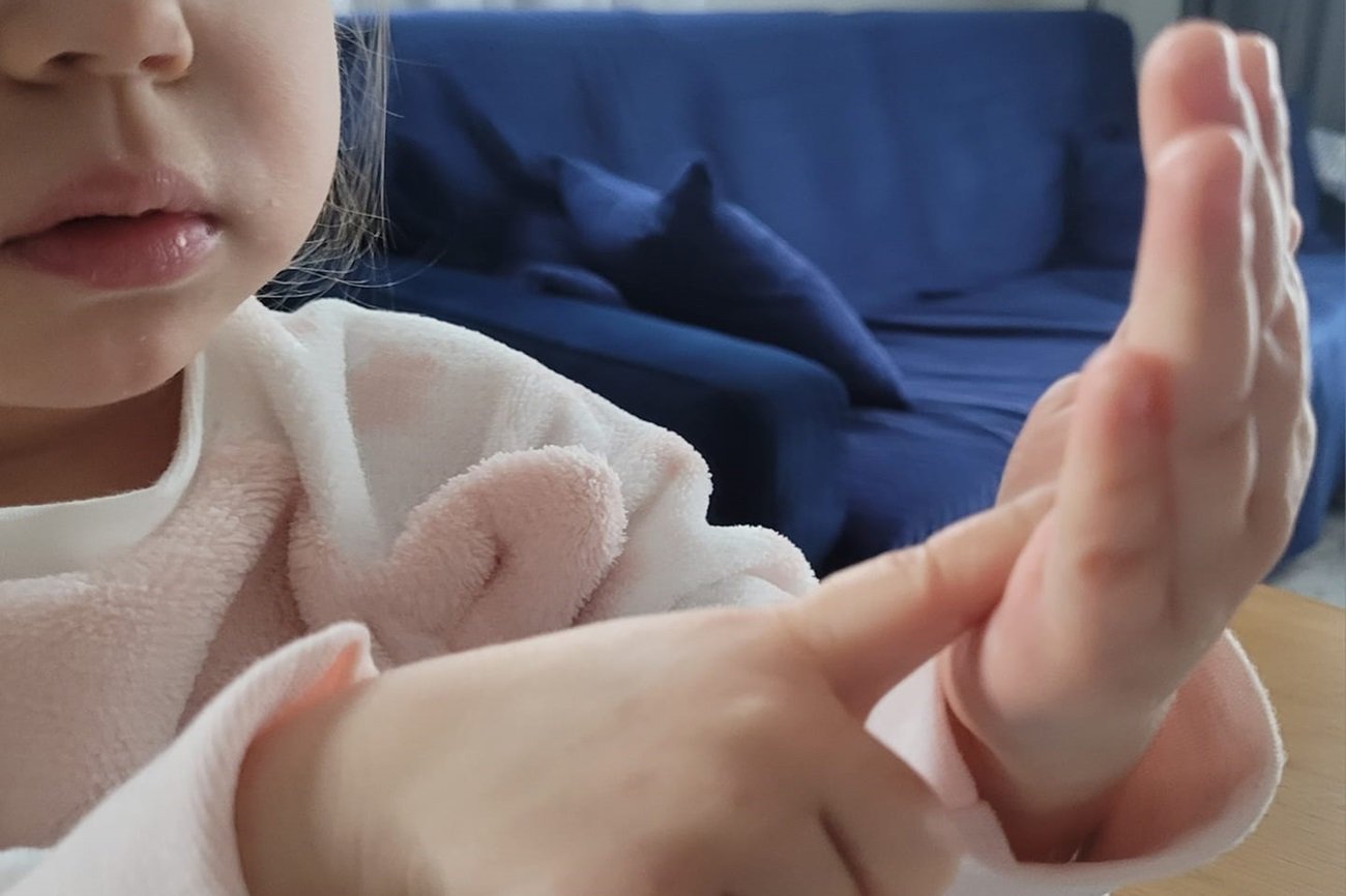 Ten gest początkowo bardzo mnie rozbawił.