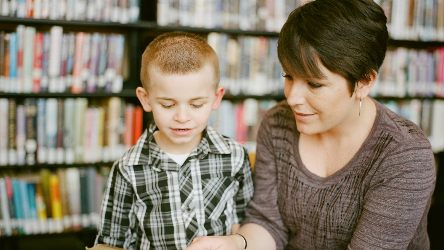Psychologów, matematyków, polonistów brak. Polska szkoła szuka ratunku
