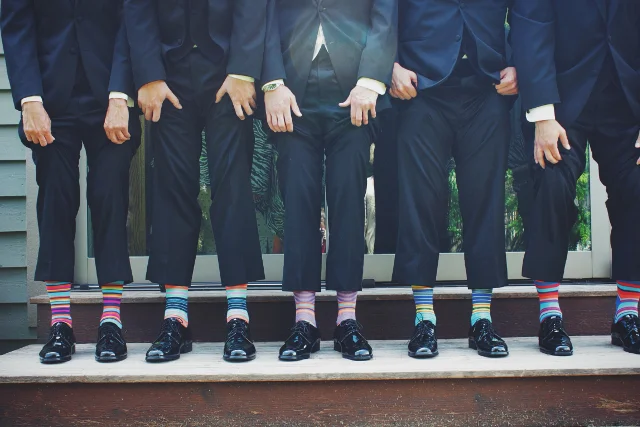 Fot. Pexels / [url=https://www.pexels.com/photo/fashion-men-colorful-hipster-6805/] snapwiresnaps.tumblr.com [/url] / [url=https://www.pexels.com/photo-license/] CC0 License [/url]