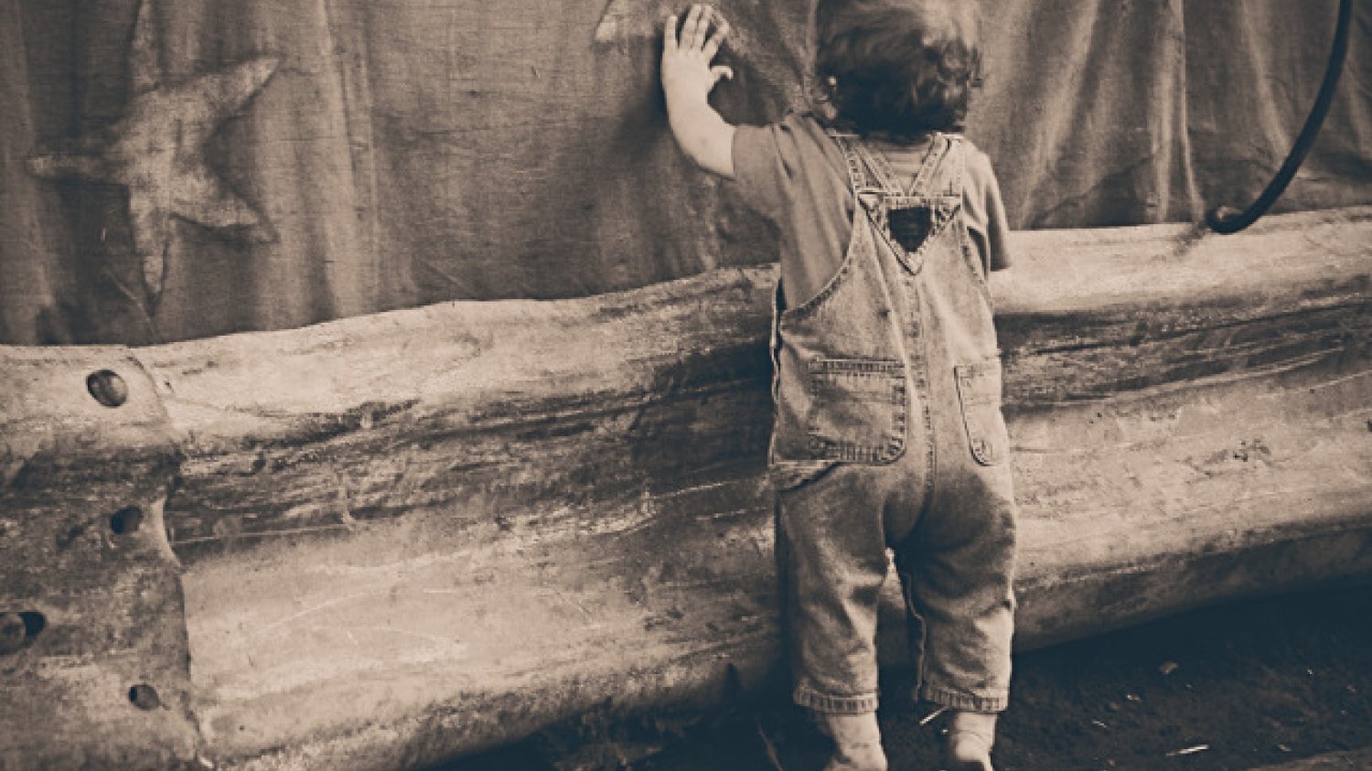 Fot. Pexels / [url=https://www.pexels.com/photo/person-cute-vintage-playing-127/]gratisography.com[/url] / [url=https://www.pexels.com/photo-license/]CC0 License[/url]