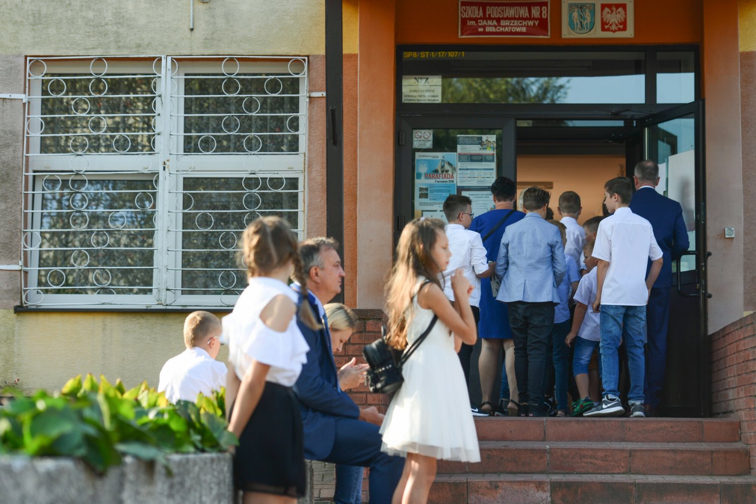 Kuriozalny pomysł z prezentem dla nauczyciela na 1 września. Wariactwo rodziców sięga zenitu!