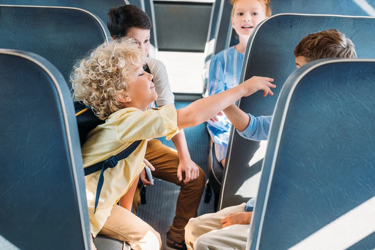 Dlaczego dzieci w autobusie nie mogą jeść chipsów?