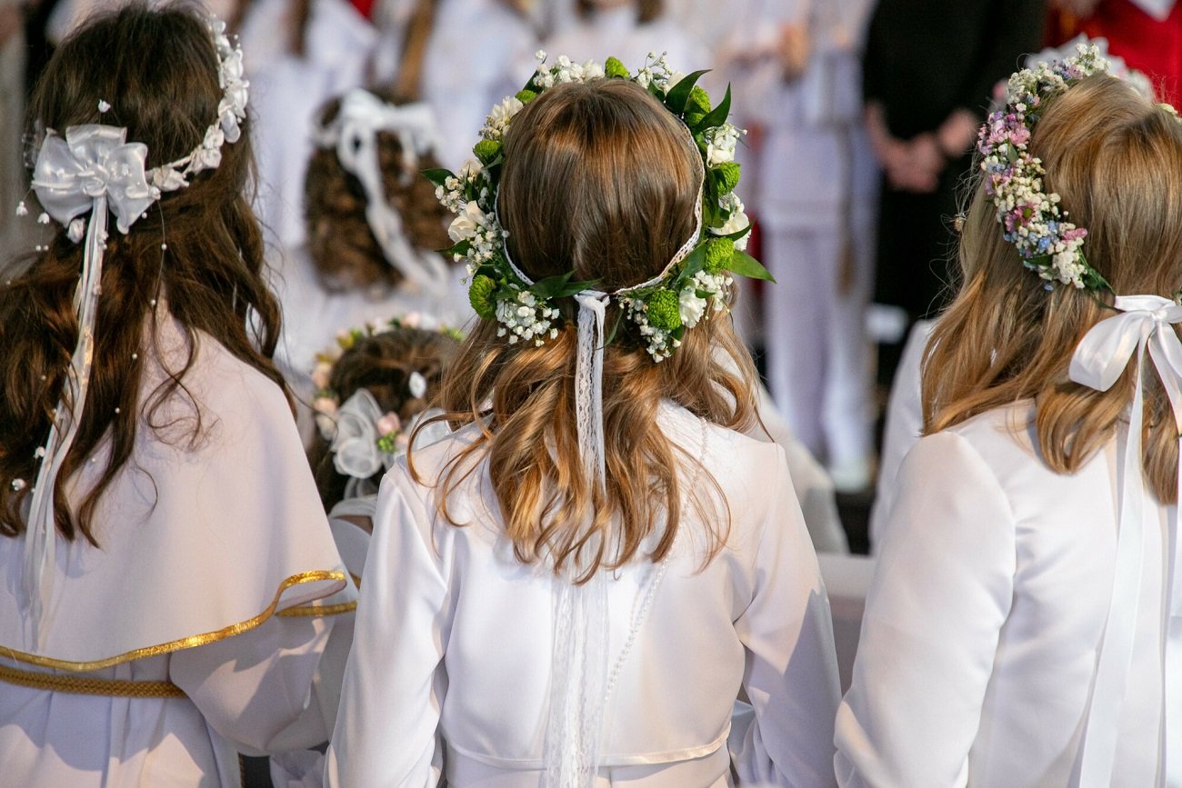 Komunia jak koncert życzeń. "W ostatniej chwili zauważyłam bezczelny dopisek"
