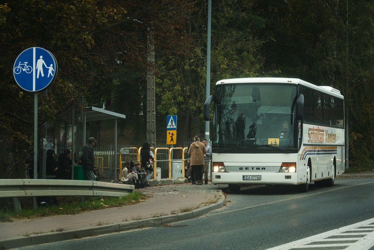 Zajrzała w autobusie do plecaka ucznia. Pedagog: "Gdybym mogła, odesłałabym go do domu"